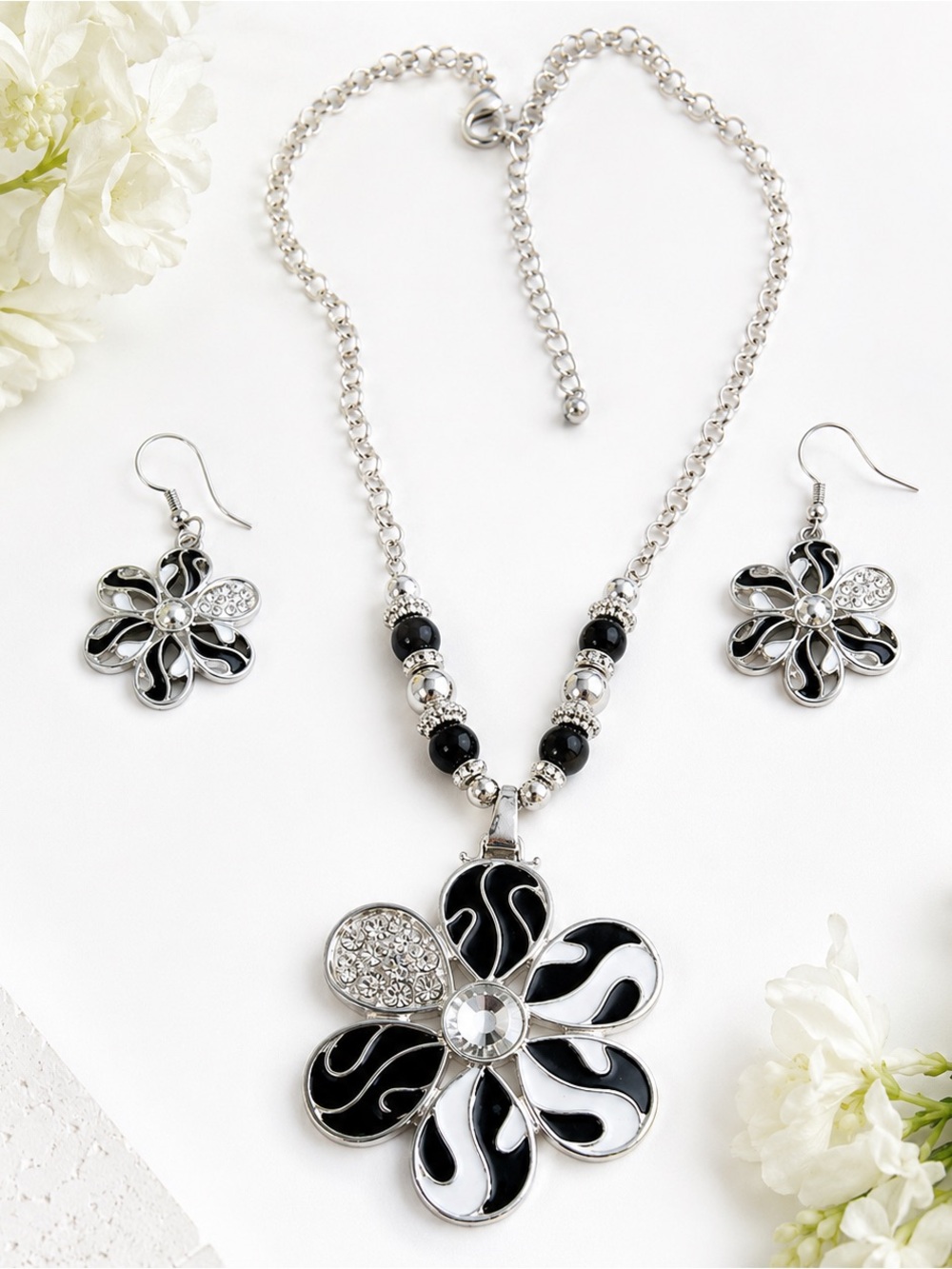 NWOT Black & White Flower Statement Necklace/Earring Set - Picture 3 of 5